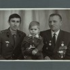 Ф-5089 СКМ-КП-16089   Фотография групповая  «Кузнецов Алексей Матвеевич с сыном и внуком»_1.jpg