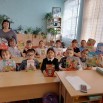 третьеклассники с библиотекарем.jpg