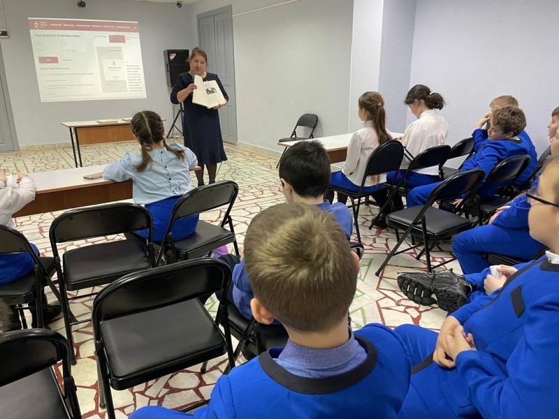 Замок в петергофе. Дворец конгрессов в стрельне. Ребята дворец. Ребята дворец. Петродворец большой дворец.