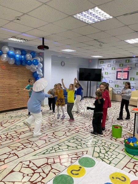 игра светом детская игра. детские настольные игры. настольные игры для детей. современные игры для детей. игры для детей.