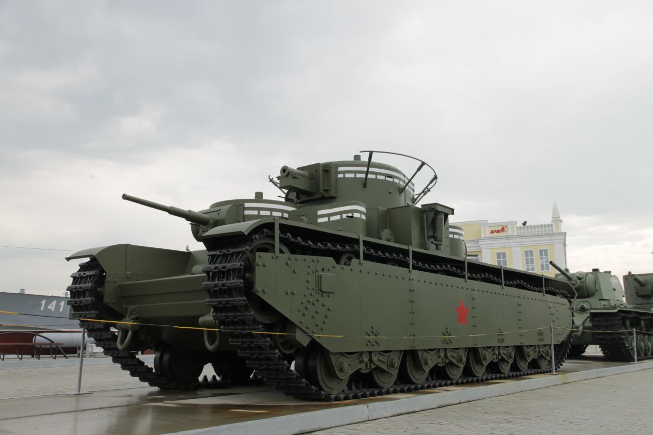 Танк Т-35.jpg