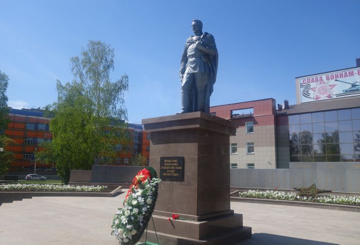 Сквер воинской славы, пересечение3.jpg
